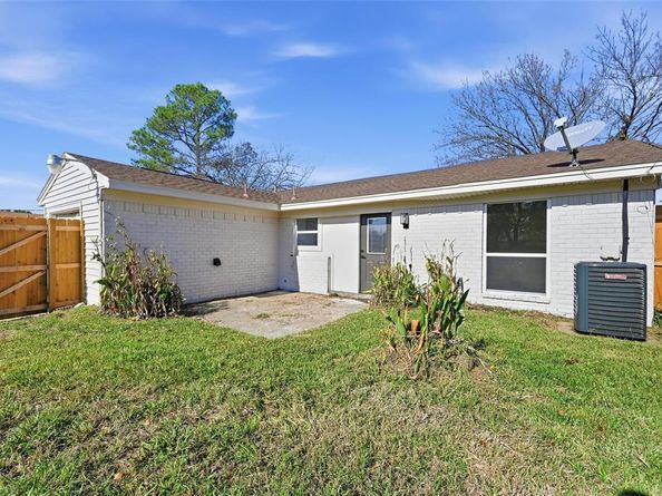 9666  Limestone Drive , Dallas Texas 75217