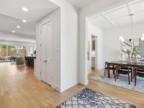 7611  Caillet Street , Dallas Texas 75209