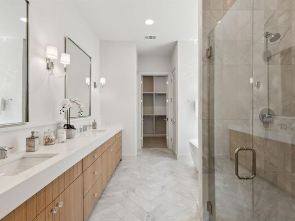 7611  Caillet Street , Dallas Texas 75209