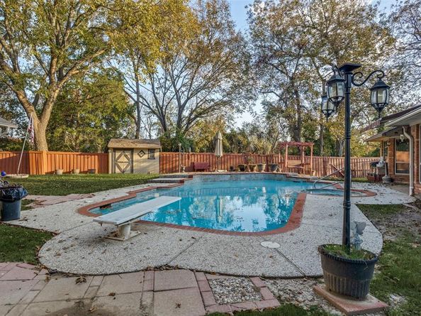 1306  Norfolk Court , Garland Texas 75044