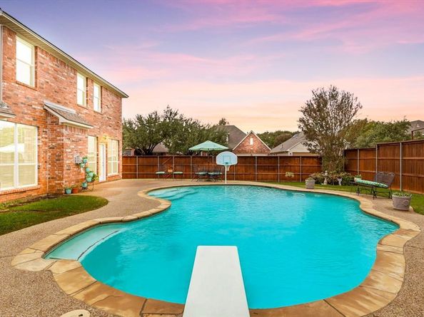 2321  Bear Run Road , Arlington Texas 76001