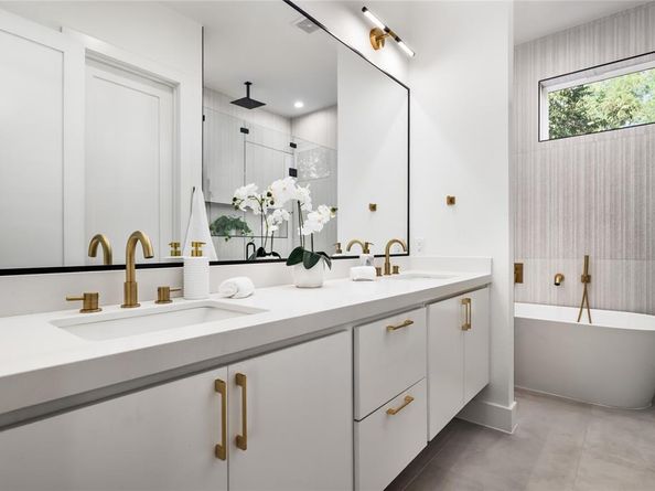 2002  Angelina Drive , Dallas Texas 75212