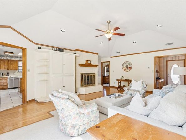 1261  Emerald  , Southlake Texas 76092