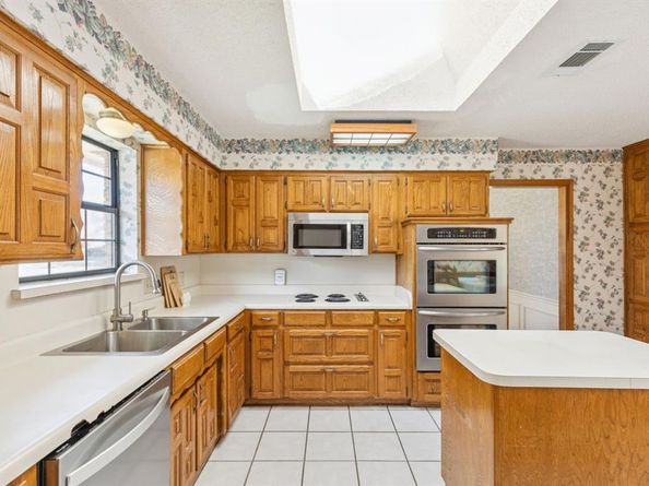 1261  Emerald  , Southlake Texas 76092