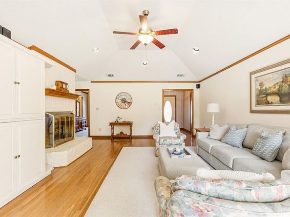 1261  Emerald  , Southlake Texas 76092