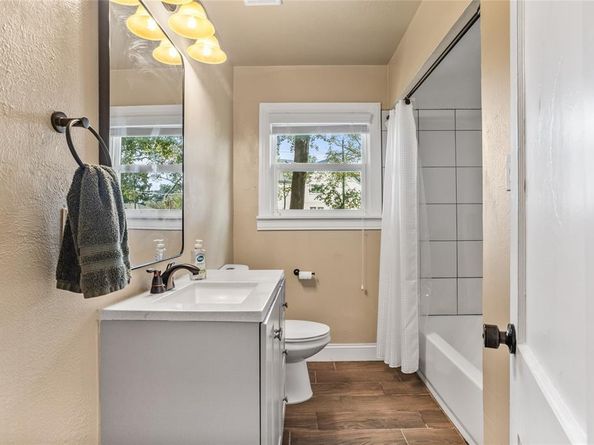 145  Parkwood Avenue , Arlington Texas 76013