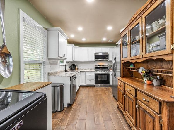 145  Parkwood Avenue , Arlington Texas 76013