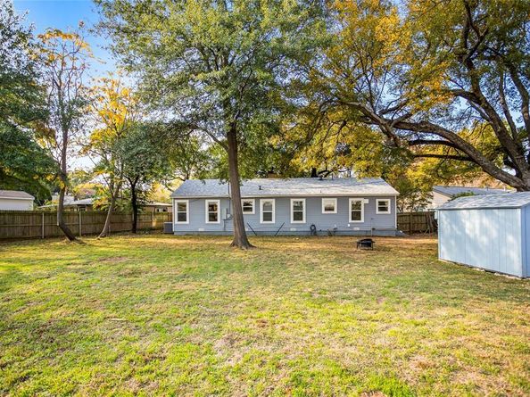 145  Parkwood Avenue , Arlington Texas 76013