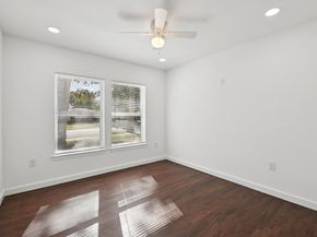 1428  Hawley Lane , Dallas Texas 75217