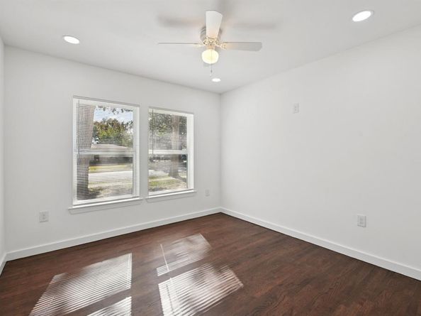 1428  Hawley Lane , Dallas Texas 75217