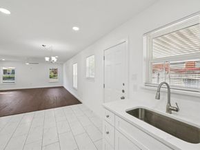 1428  Hawley Lane , Dallas Texas 75217