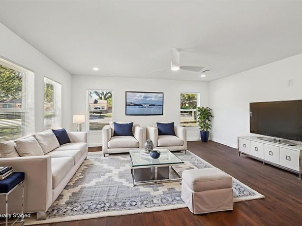 1428  Hawley Lane , Dallas Texas 75217