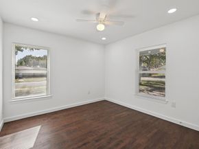 1428  Hawley Lane , Dallas Texas 75217