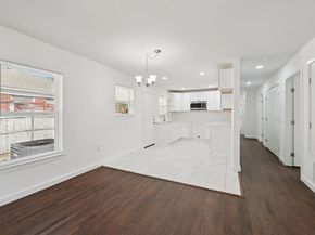 1428  Hawley Lane , Dallas Texas 75217