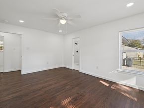 1428  Hawley Lane , Dallas Texas 75217