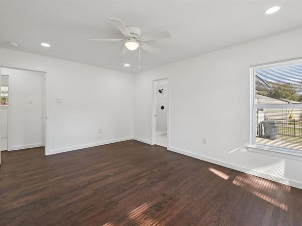 1428  Hawley Lane , Dallas Texas 75217