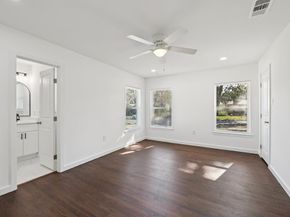 1428  Hawley Lane , Dallas Texas 75217