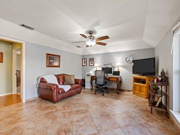 2621  Sedgeway Lane , Carrollton Texas 75006