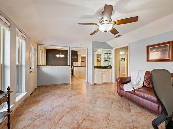 2621  Sedgeway Lane , Carrollton Texas 75006