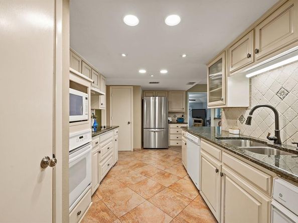 2621  Sedgeway Lane , Carrollton Texas 75006