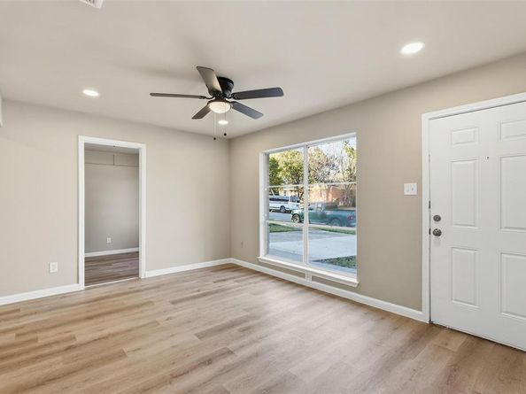 1118  Richard Drive , Garland Texas 75040