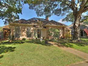 6307  Fox Trail , Dallas Texas 75248