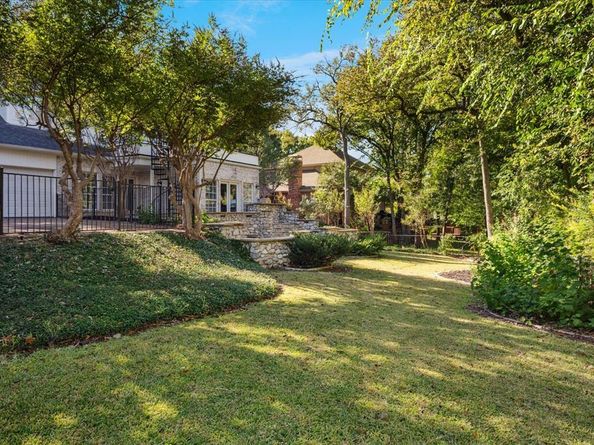 7513  Fitchburg Avenue , Garland Texas 75044