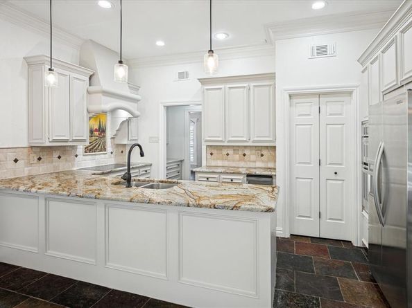 7513  Fitchburg Avenue , Garland Texas 75044