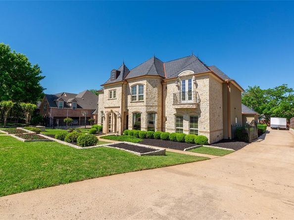 3904  Wagon Wheel Drive , Grapevine Texas 76051