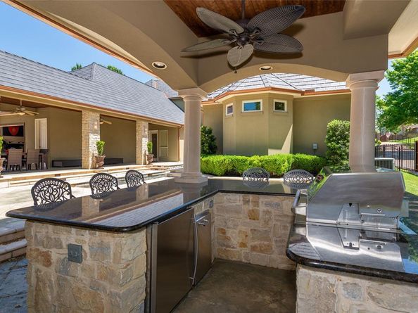 3904  Wagon Wheel Drive , Grapevine Texas 76051