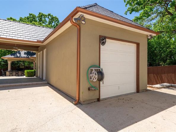 3904  Wagon Wheel Drive , Grapevine Texas 76051