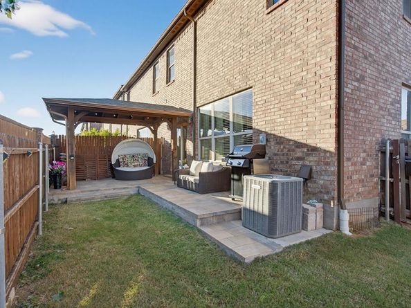 418  Hamilton Street , Lewisville Texas 75067