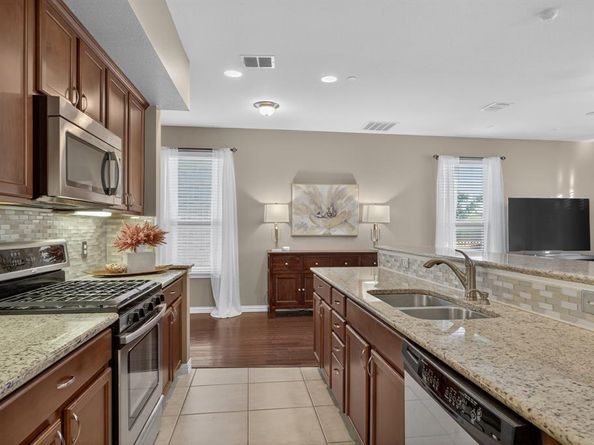 418  Hamilton Street , Lewisville Texas 75067