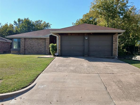 5002  Prairieview Court S, Arlington Texas 76017