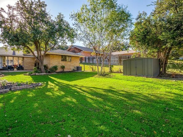 817  Glen Stone Lane , Dallas Texas 75232