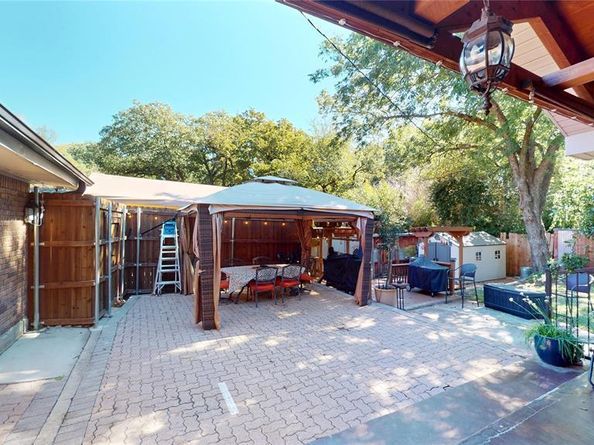 1407  Woodridge Circle , Euless Texas 76040