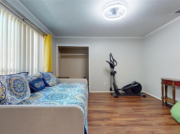 1407  Woodridge Circle , Euless Texas 76040