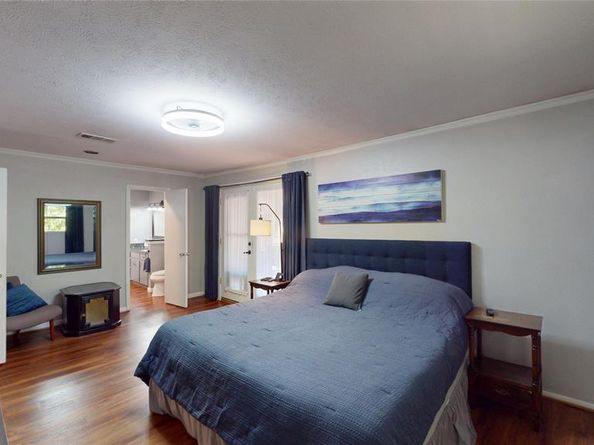 1407  Woodridge Circle , Euless Texas 76040