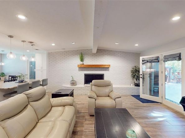 1407  Woodridge Circle , Euless Texas 76040