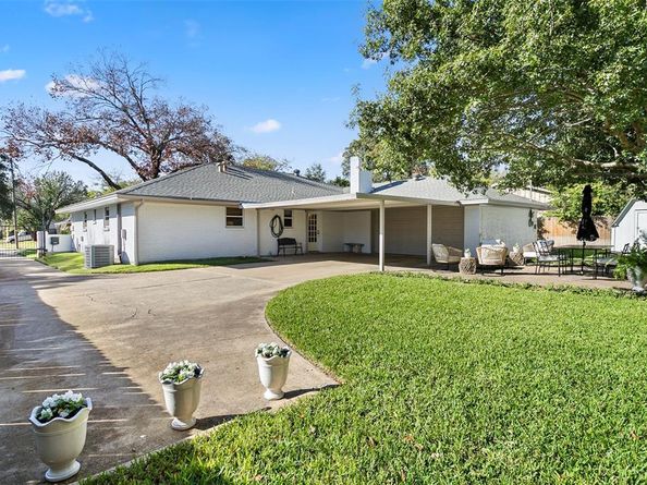 3825  Sundown Drive , Benbrook Texas 76116