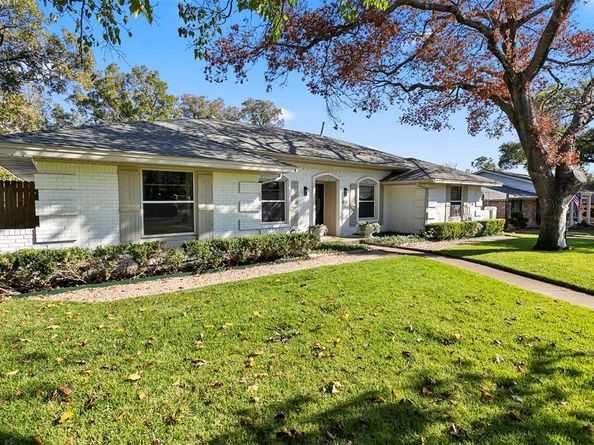 3825  Sundown Drive , Benbrook Texas 76116