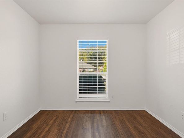 1542  Sunnymeadow Road , Lancaster Texas 75134