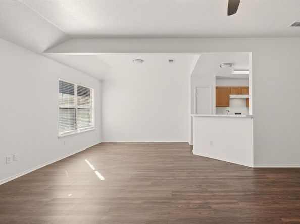 1542  Sunnymeadow Road , Lancaster Texas 75134