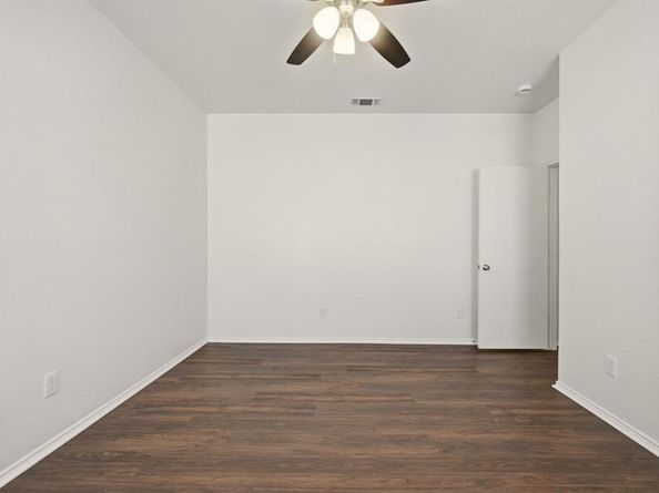 1542  Sunnymeadow Road , Lancaster Texas 75134