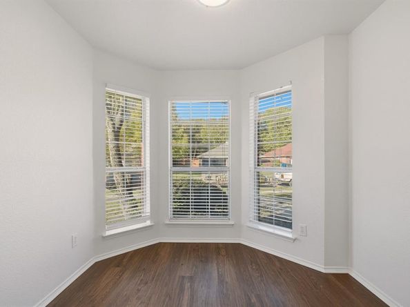 1542  Sunnymeadow Road , Lancaster Texas 75134