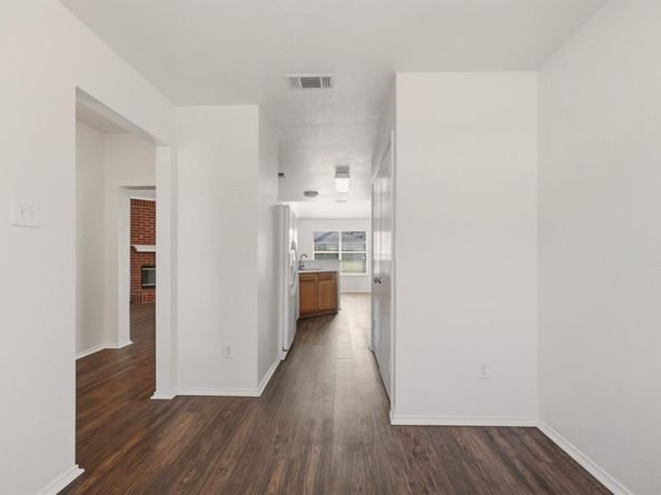 1542  Sunnymeadow Road , Lancaster Texas 75134