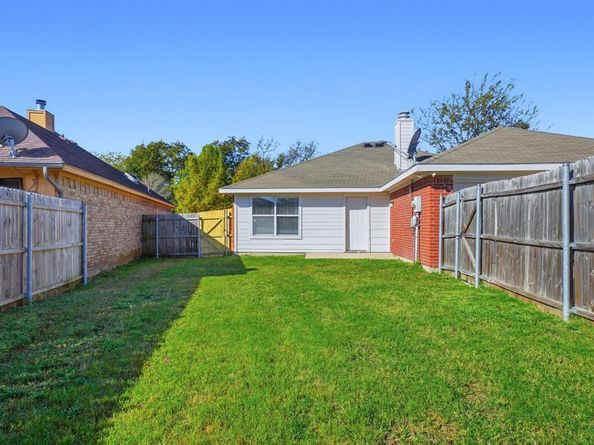 1542  Sunnymeadow Road , Lancaster Texas 75134