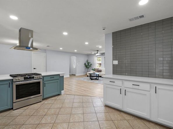 2160  Green Hill Circle , Fort Worth Texas 76112