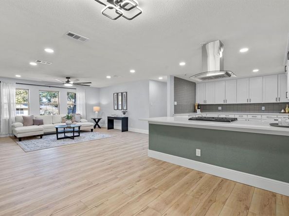 2160  Green Hill Circle , Fort Worth Texas 76112