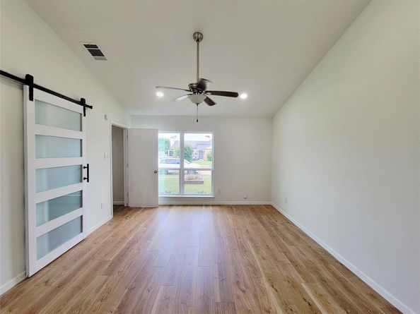 2317  Woodhollow Avenue , Mesquite Texas 75150